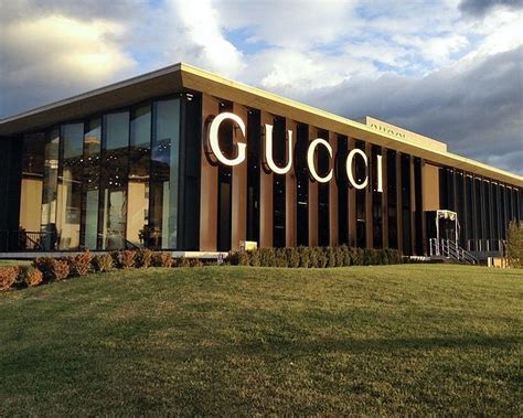 outlet campania prada|outlet prada montevarchi sito ufficiale.